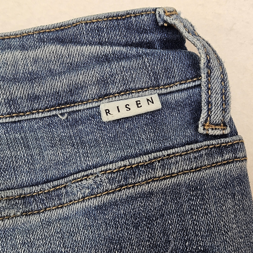 Risen High Rise Crop Wide Fray Hem Jeans Women's 11/30 Blue Denim - Picture 12 of 14